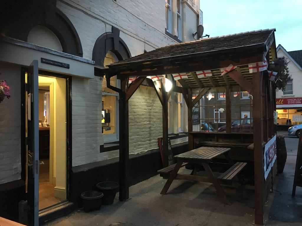 Duke Of Edinburgh Hotel Swindon Exterior foto