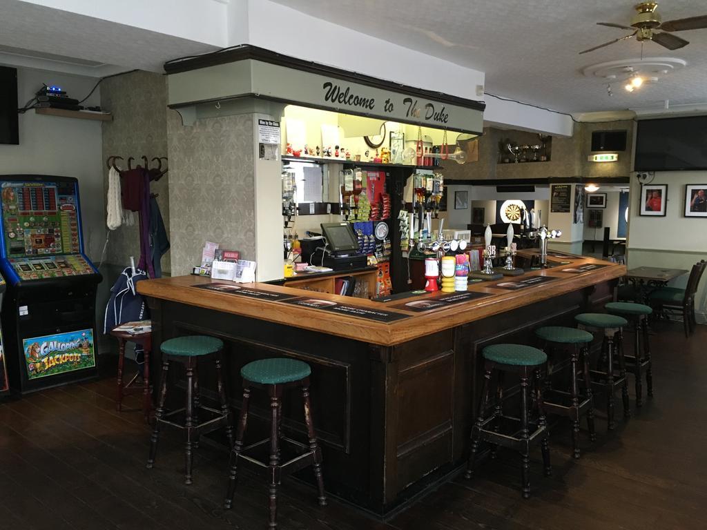 Duke Of Edinburgh Hotel Swindon Exterior foto